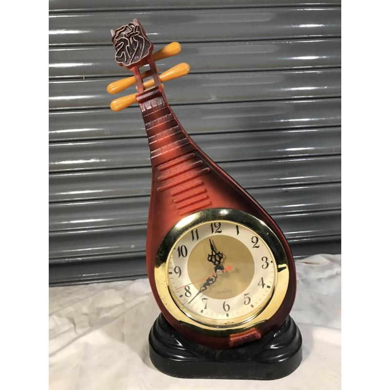 Reloj De Mesa Decorativo Mandolina A Pila, Funcionando