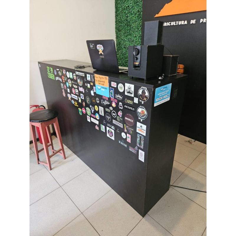 Mostrador negro MDF