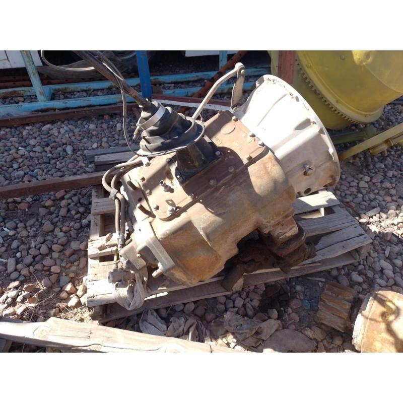 Caja De Velocidad Eaton Fuller De 8 Mas Primerisima Con Dos Tomas De Fuerza Y Embrague Mendoza