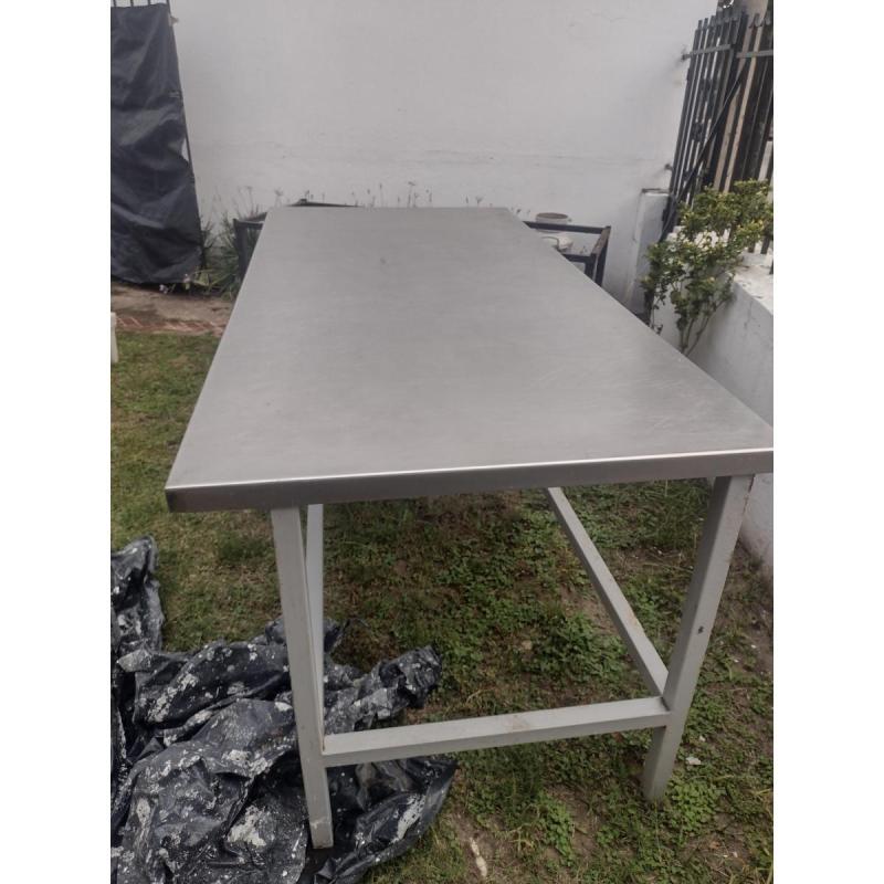 Mesas Acero Inoxidables Dos  En Excelente Estado Medidas Grandes Cordoba