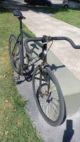 Bicicleta marca Animal Cycles negra con masa FlipFlop: Fixie+FreeWheel - 2