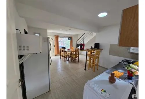 Vendo Hermoso Dúplex Ubicado A 200 M De La Avenida Amplio Y Cómodo - 3