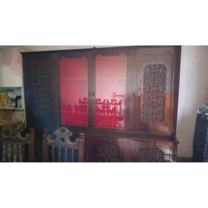 MUEBLE COMEDOR + SILLA CON 8 SILLAS - ANTIGUO Y TALLADO - 4
