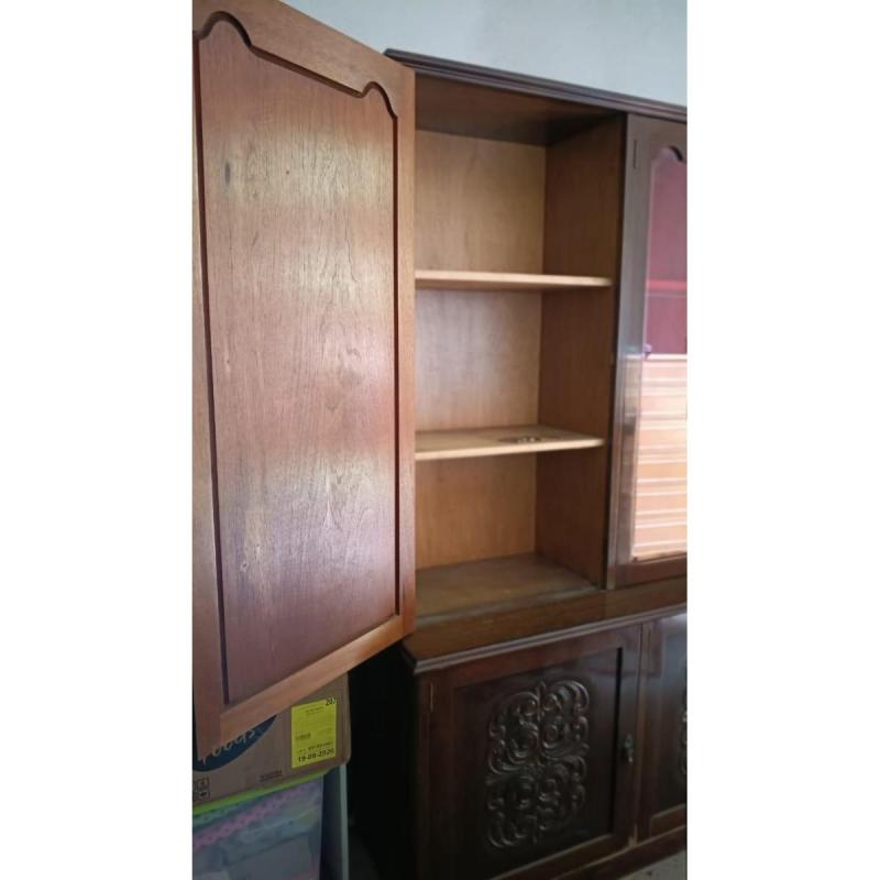 MUEBLE COMEDOR + SILLA CON 8 SILLAS - ANTIGUO Y TALLADO - 8
