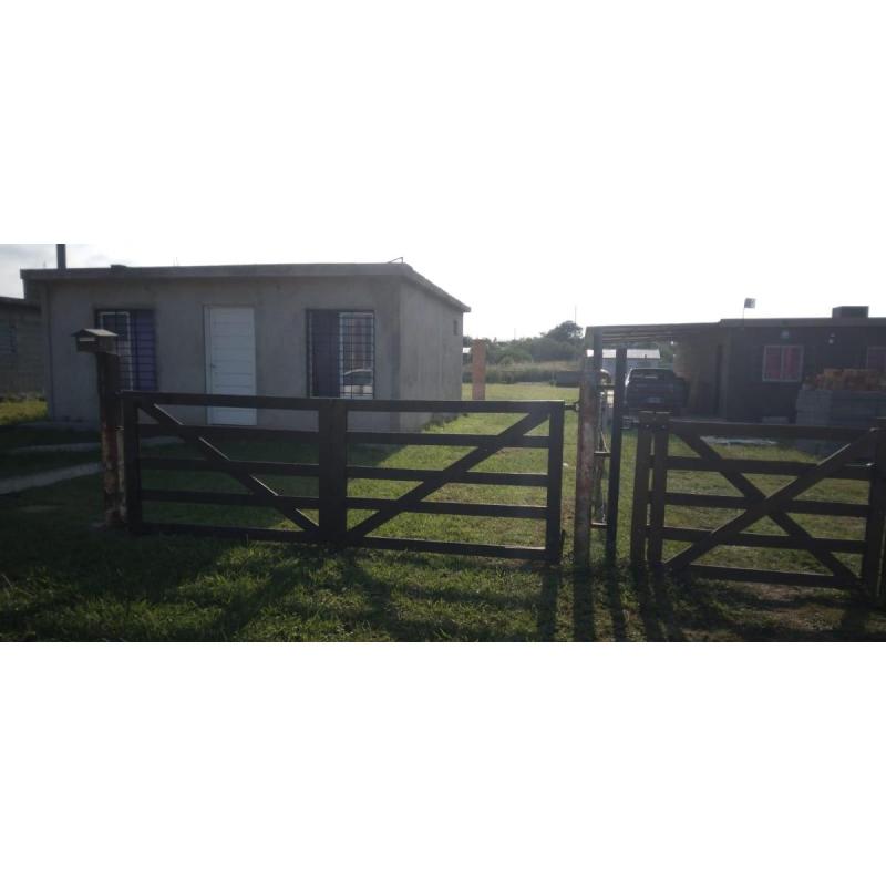 Vendo lote con mono ambiente a terminar