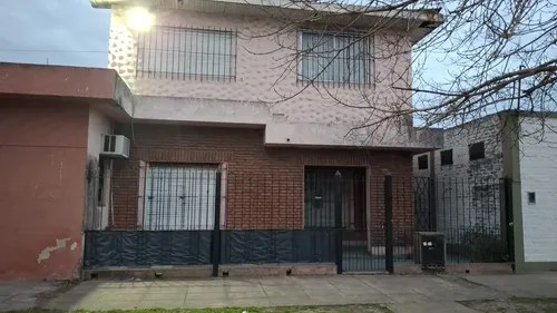 Excelente Chalet De 8 Amb. + Local En Merlo Oportunidad