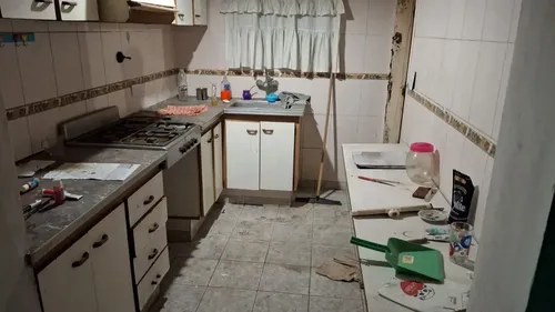Excelente Chalet De 8 Amb. + Local En Merlo Oportunidad - 5