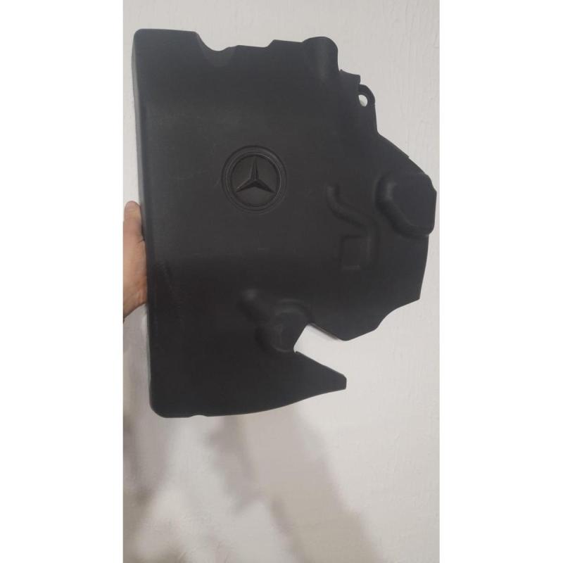 Tapa Cubre Motor plástica Mercedes Benz Sprinter 415 515- usada