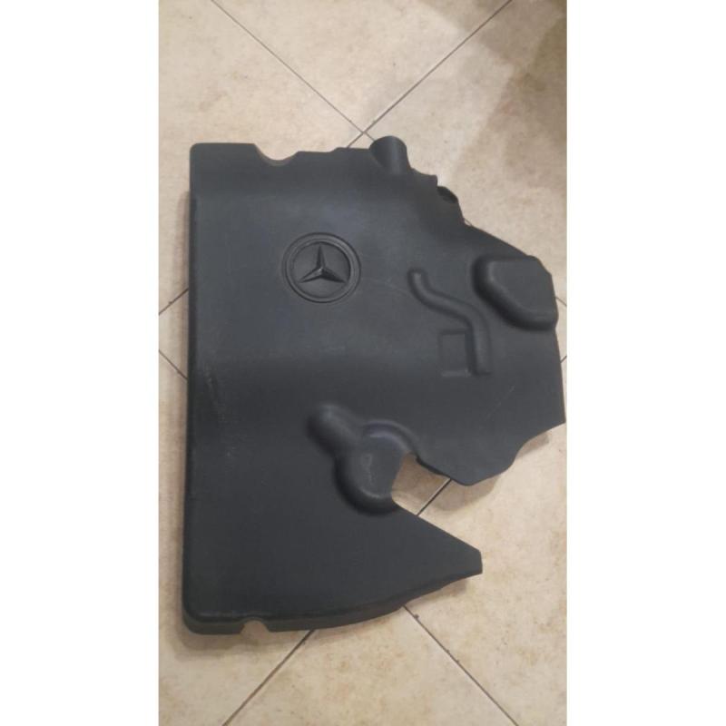 Tapa Cubre Motor plástica Mercedes Benz Sprinter 415 515- usada - 3