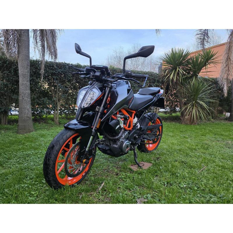 KTM DUKE 390 - AÑO 2022 - 3500 KM - 2
