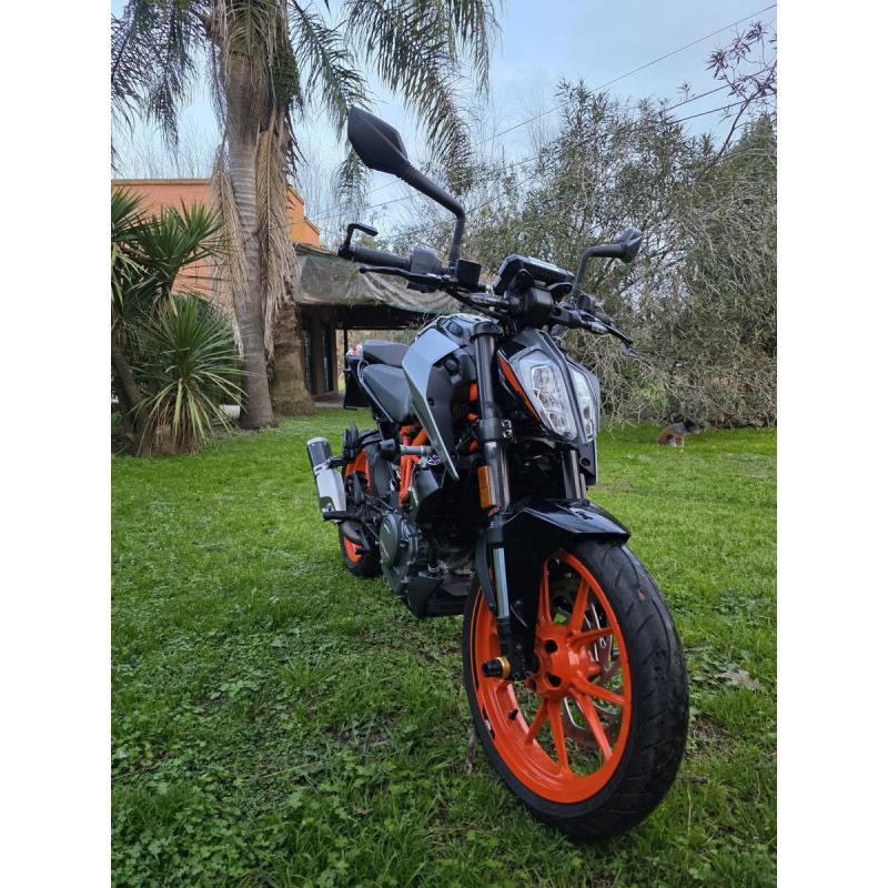KTM DUKE 390 - AÑO 2022 - 3500 KM - 3