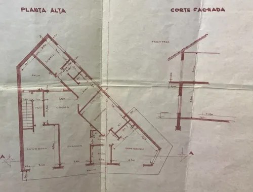 Amplia Esquina Con Dos Locales Y Departamento Sobre Avenida Diagonal San Martin En Necochea - 3