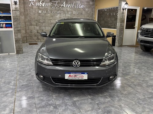 Volkswagen Vento 2.5 Luxury 170cv Tiptronic - 2