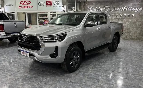 Toyota Hilux Pick-up 2.8 Cd Srv 204cv 4x4 At Necochea