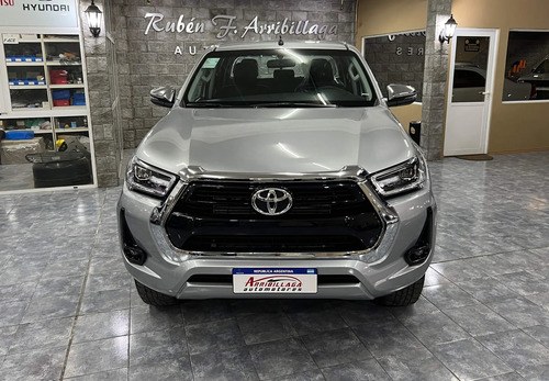 Toyota Hilux Pick-up 2.8 Cd Srv 204cv 4x4 At Necochea - 2