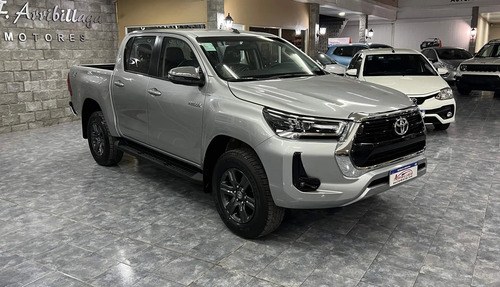 Toyota Hilux Pick-up 2.8 Cd Srv 204cv 4x4 At Necochea - 3