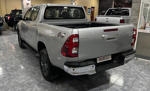 Toyota Hilux Pick-up 2.8 Cd Srv 204cv 4x4 At Necochea - 4