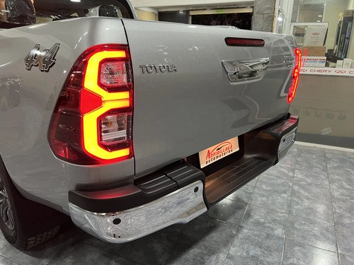 Toyota Hilux Pick-up 2.8 Cd Srv 204cv 4x4 At Necochea - 7