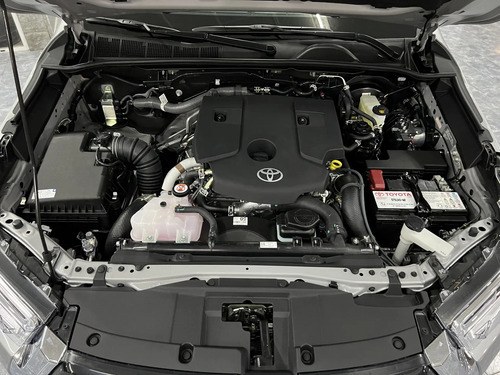 Toyota Hilux Pick-up 2.8 Cd Srv 204cv 4x4 At Necochea - 11