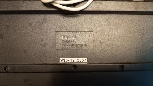 Antiguo Teclado Genérico Conector Ps/2 Español Amarillo - 4