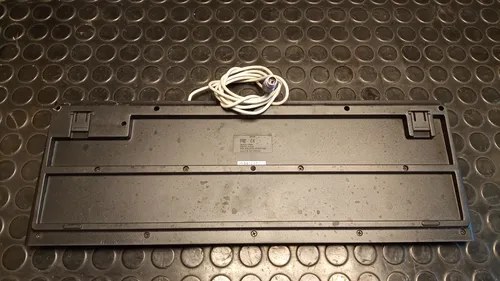 Antiguo Teclado Genérico Conector Ps/2 Español Amarillo - 8