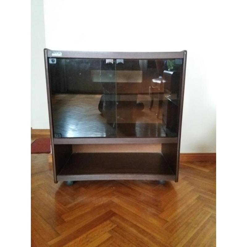 MESA DE TV CON ESTANTES - 2