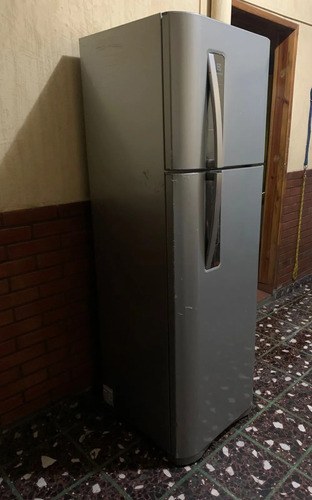 Heladera Electrolux Heni3500p Inverter Plata
