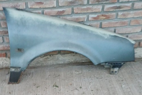 Guardabarro Derecho Renault 19 Con Detalle