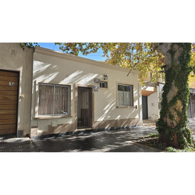 CASA EN VENTA EN MENDOZA QUINTA SECCIÓN A UNA CUADRA DE ARÍSTIDES VILL