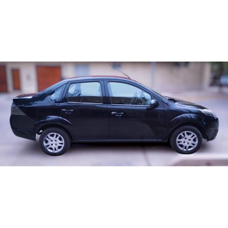 Vendo Ford Fiesta Max One 1.6 4ptas Ambiente