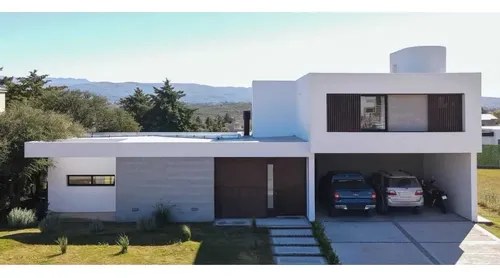 Venta | Casa De Categoría A Estrenar Country Carlos Paz Golf - 6