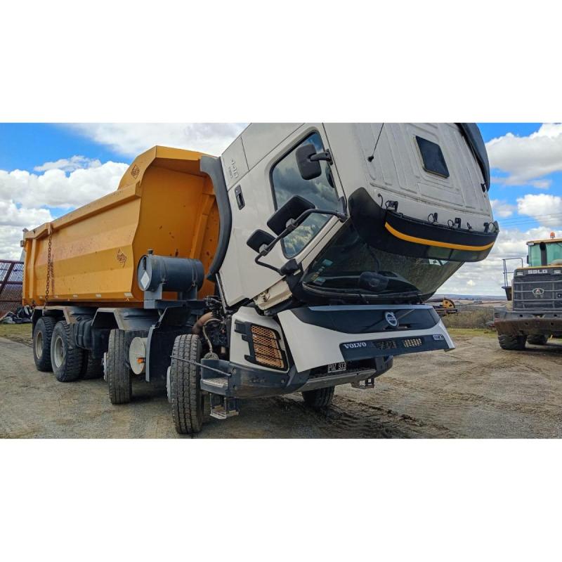 VOLVO FM440R AÑO 2015 96,000 KM 8 X 4 VOLCADORA BACO/HARDOX 24 METRO - 7