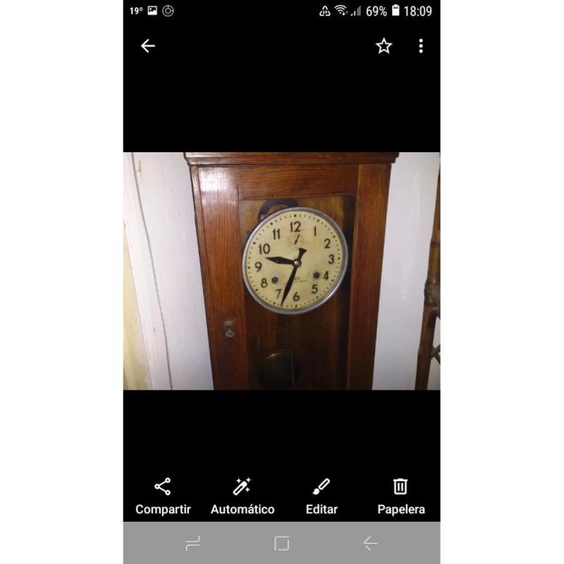 Reloj antiguo de control de personas