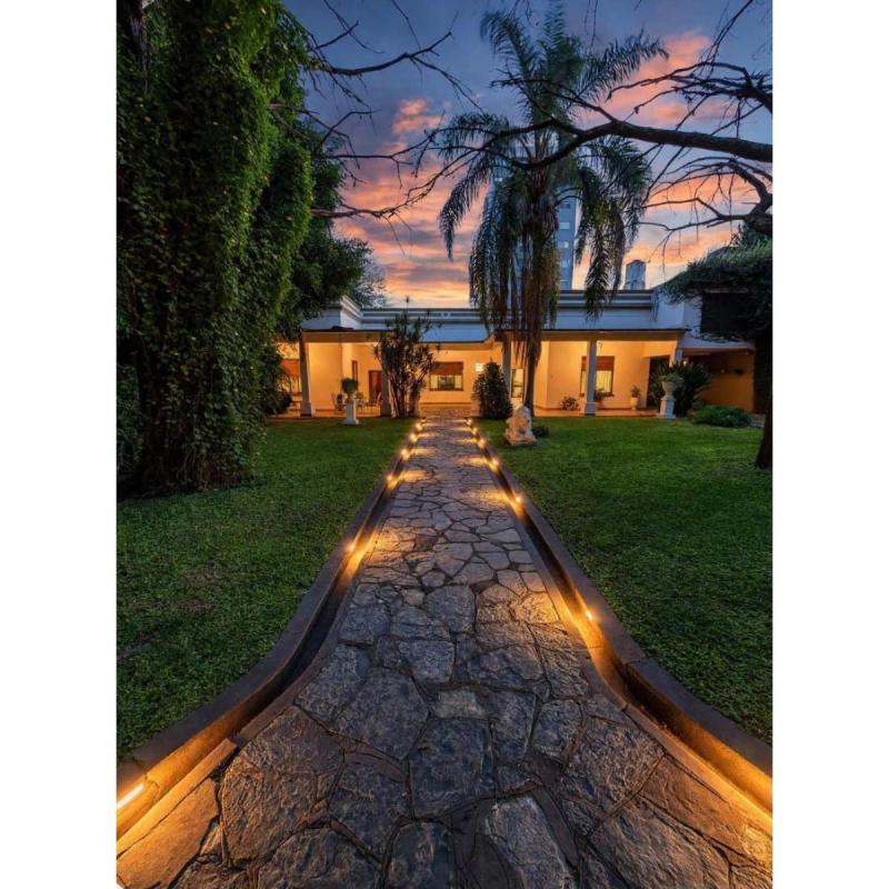 VENTA DE CHALET ,1000 M2 PLENO CENTRO DE SAN MARTIN