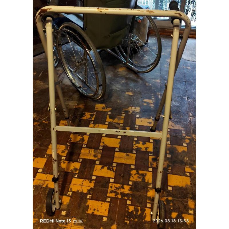 andador plegable regulable usado