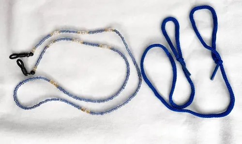 2 Sujeta Anteojos-1 Con Eslabones De Acrílico Y 1 Cordón Celeste - 2