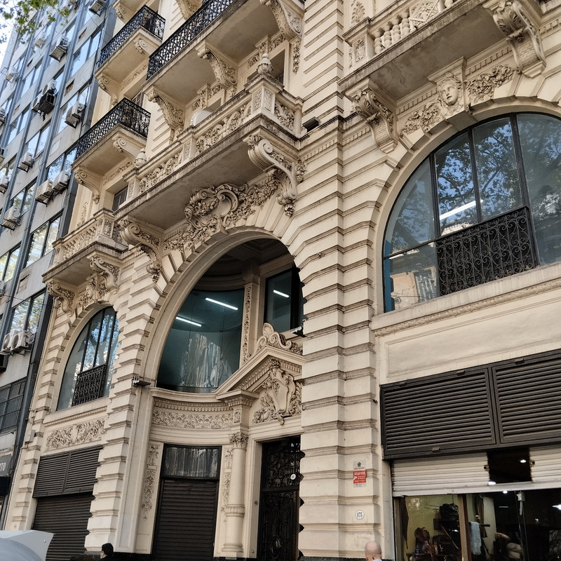 DEPARTAMENTO 6 AMBIENTES EN ALQUILER