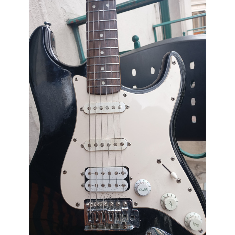 Guitarra Squier bullet Hss