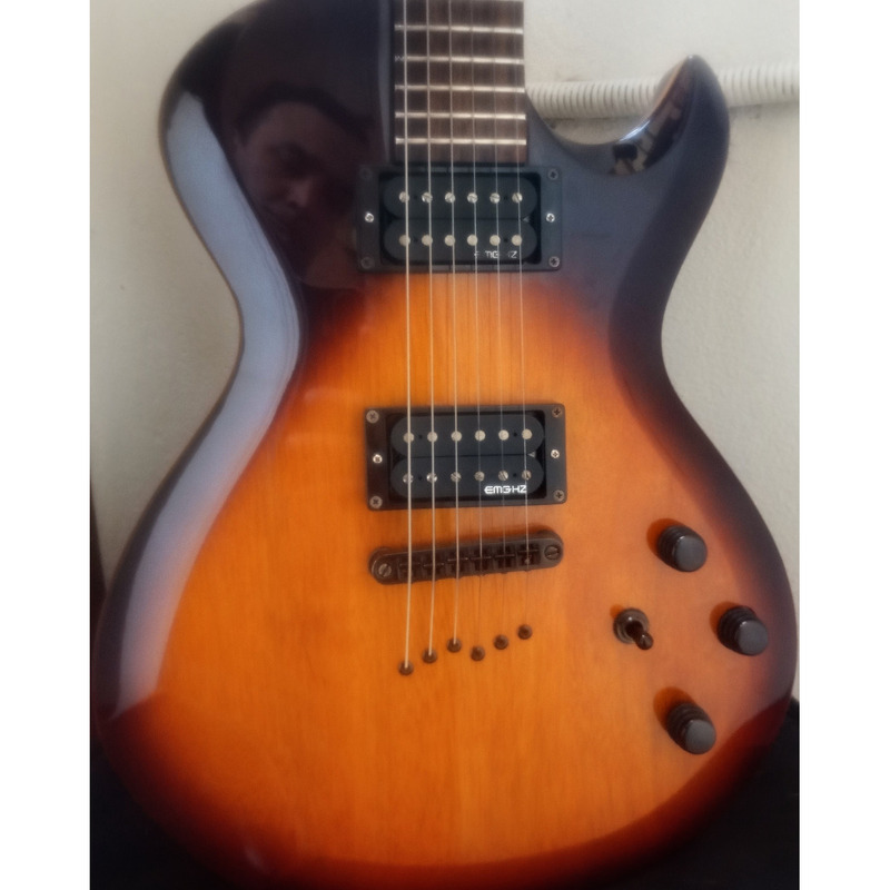 Guitarra Cort Z44 les paul