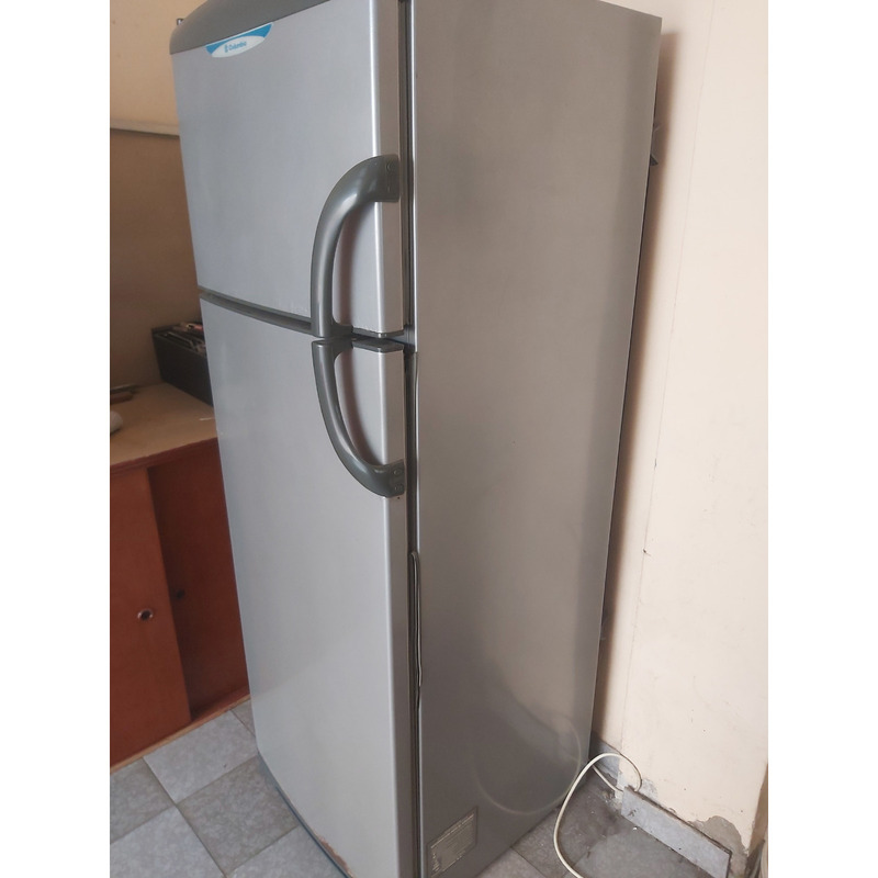 VENDO HELADERA CON FREZZER COLUMBIA