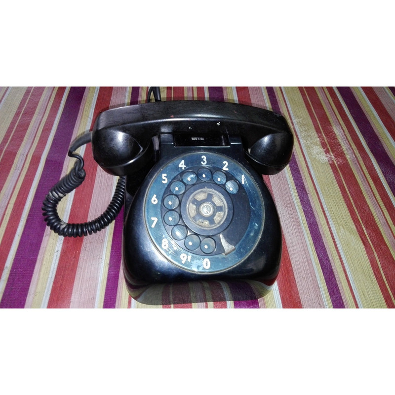 Vendo 4 telefonos antiguos y accesorios