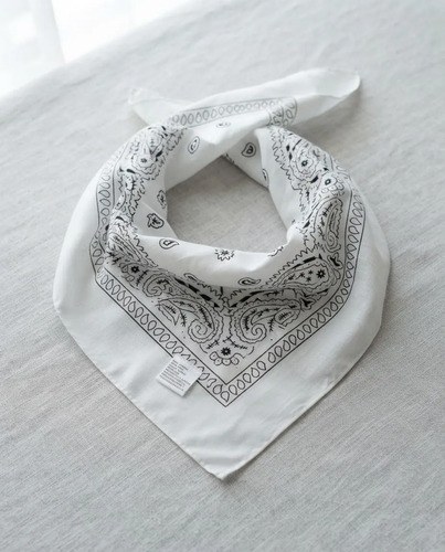Pañuelo Blanco Bandana 56x 58 Clandestine Estuche P Regal Blanco Floreado
