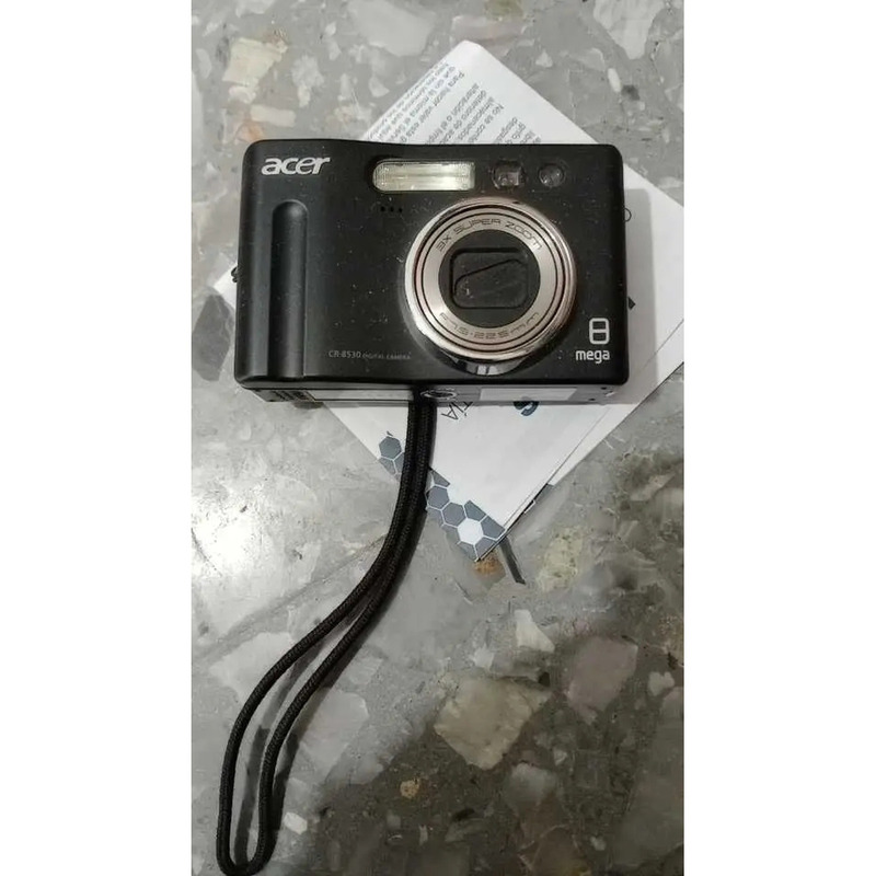 Cámara digital Acer CR-8530 con cargador sin batería