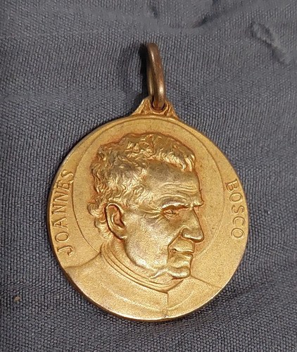 Medalla Dije Don Bosco 1943 Dorada Consultar Stock