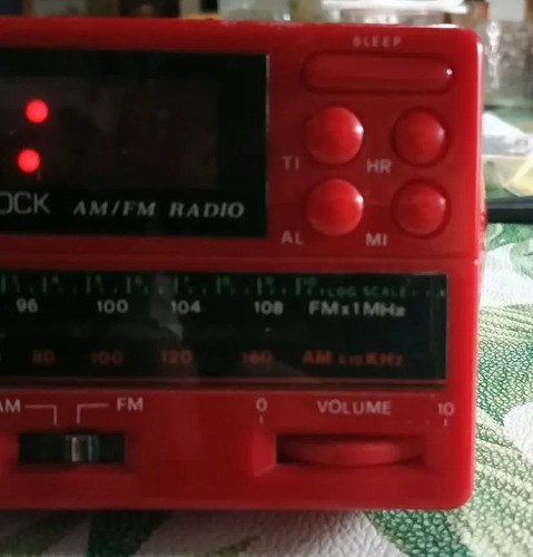 Reloj Despertador Digital Technidyne Con Radio Am/fm Retro Rojo - 4