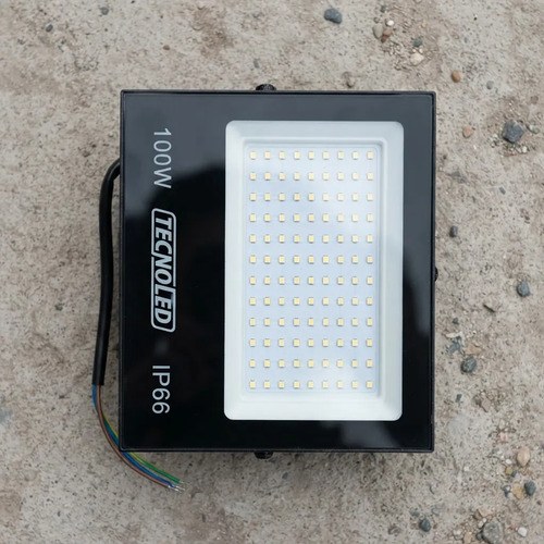 Reflector De Led Tecnoled 100w 9000lm 6500k Luz Fria Ip66 Negro Blanco Frío