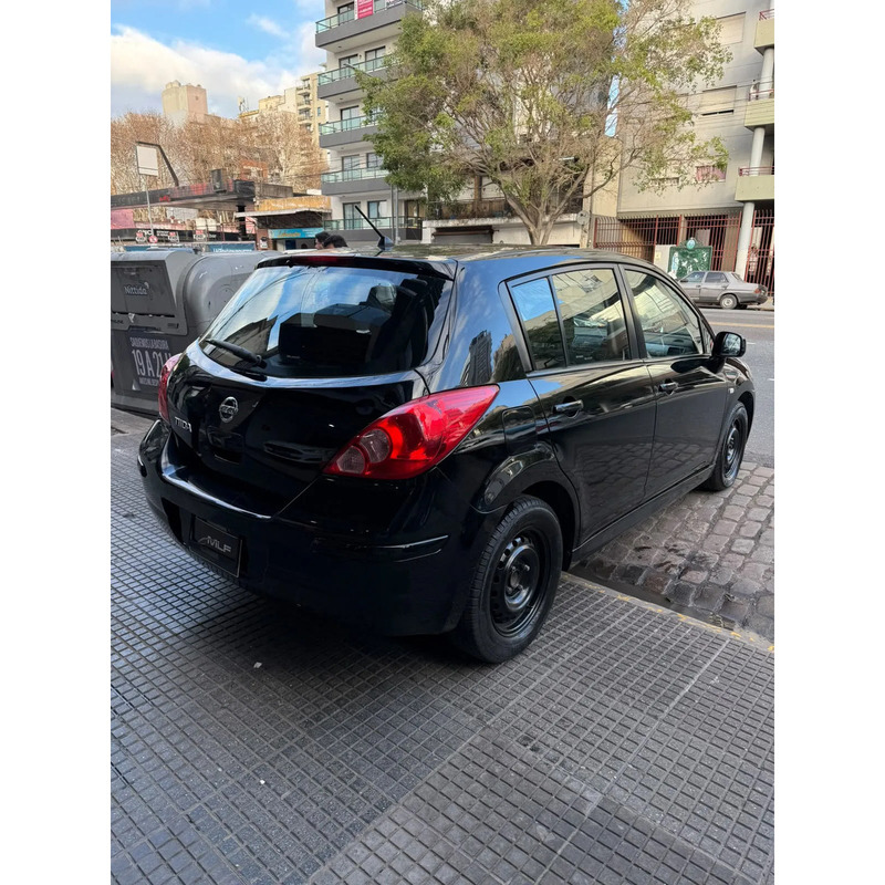 Nissan Tiida 1.8 Visia 2010 - 140.000 km - 2