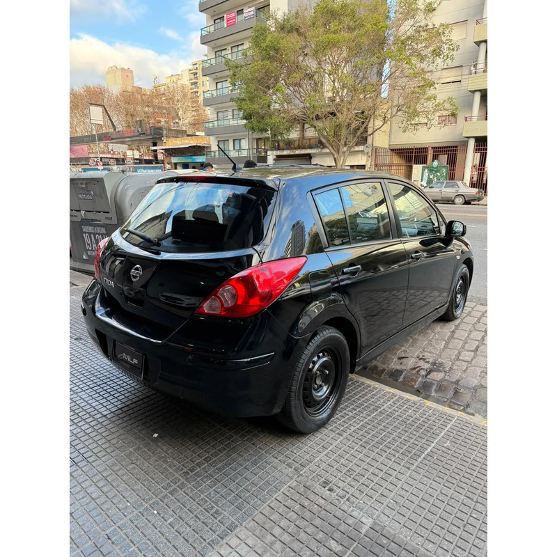 Nissan Tiida 1.8 Visia 2010 - 140.000 km - 5