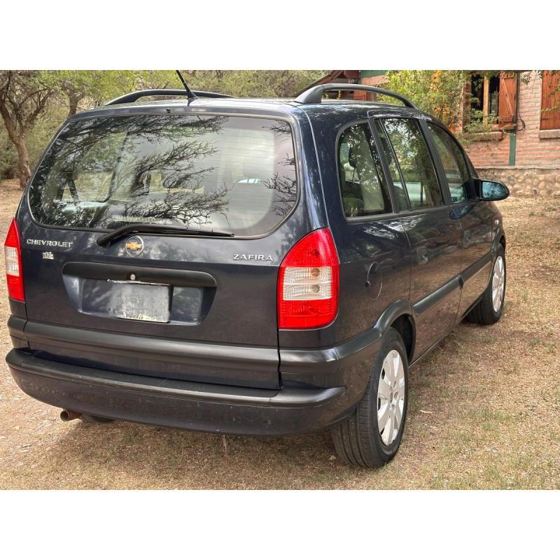 Chevrolet Zafira año 2008 GL 8v 2.0 279000 km - 3