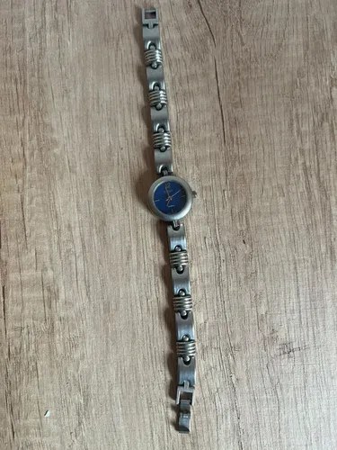 Reloj Seiko Para Mujer Plateado Con Azul Resistente Al Agua Plateado Azul Marino - 3